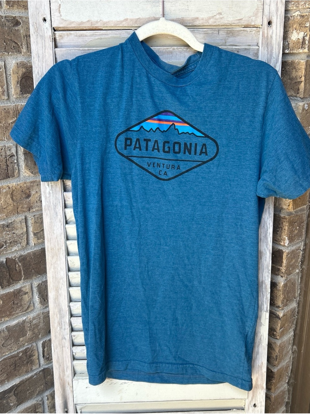 Patagonia Ventura California T-Shirt Fitz Roy Crest Logo Slim Fit Blue small G